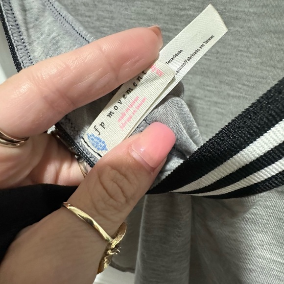 Free People Movement Free People Zephyr Tee T-Shirt Backless Top EUC Size XS - Picture 4 of 5